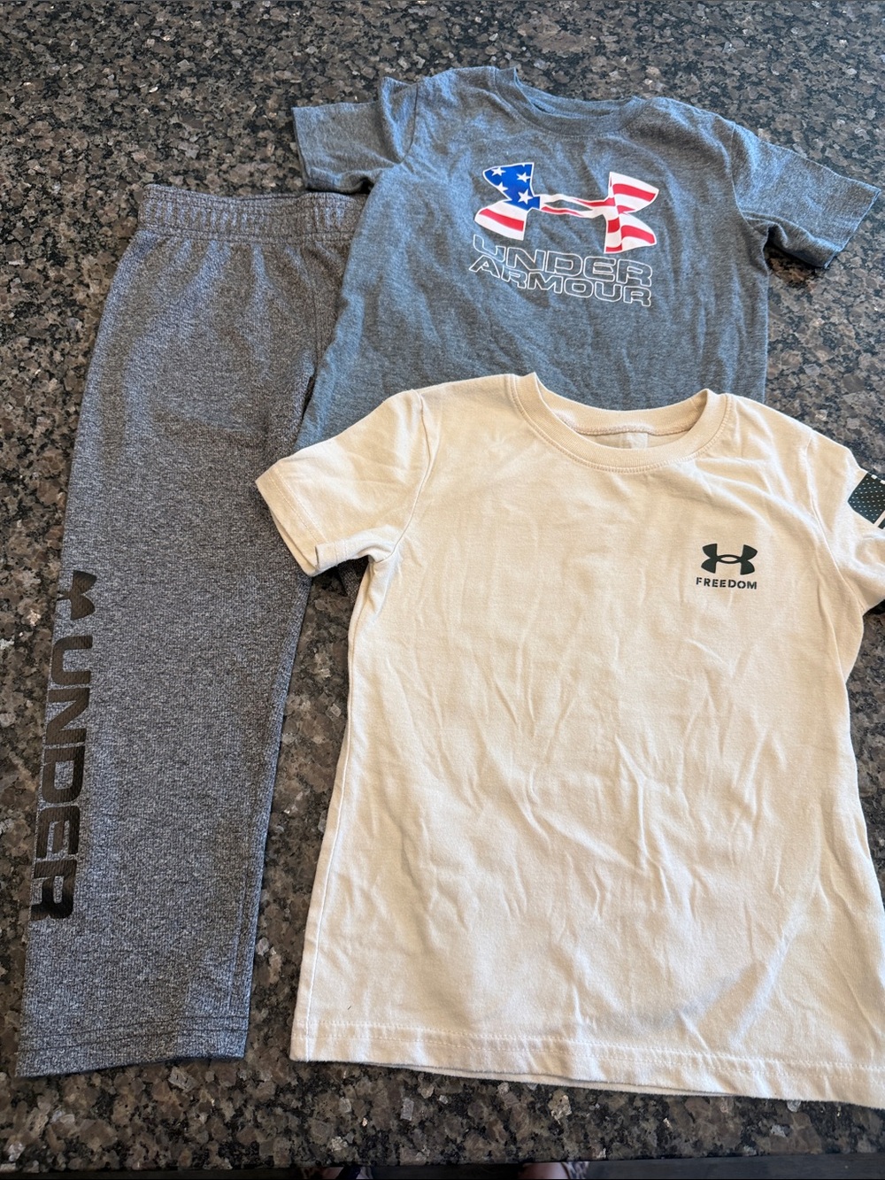 Under Armour Kids Tee & Jogger Set - Gray & Cream